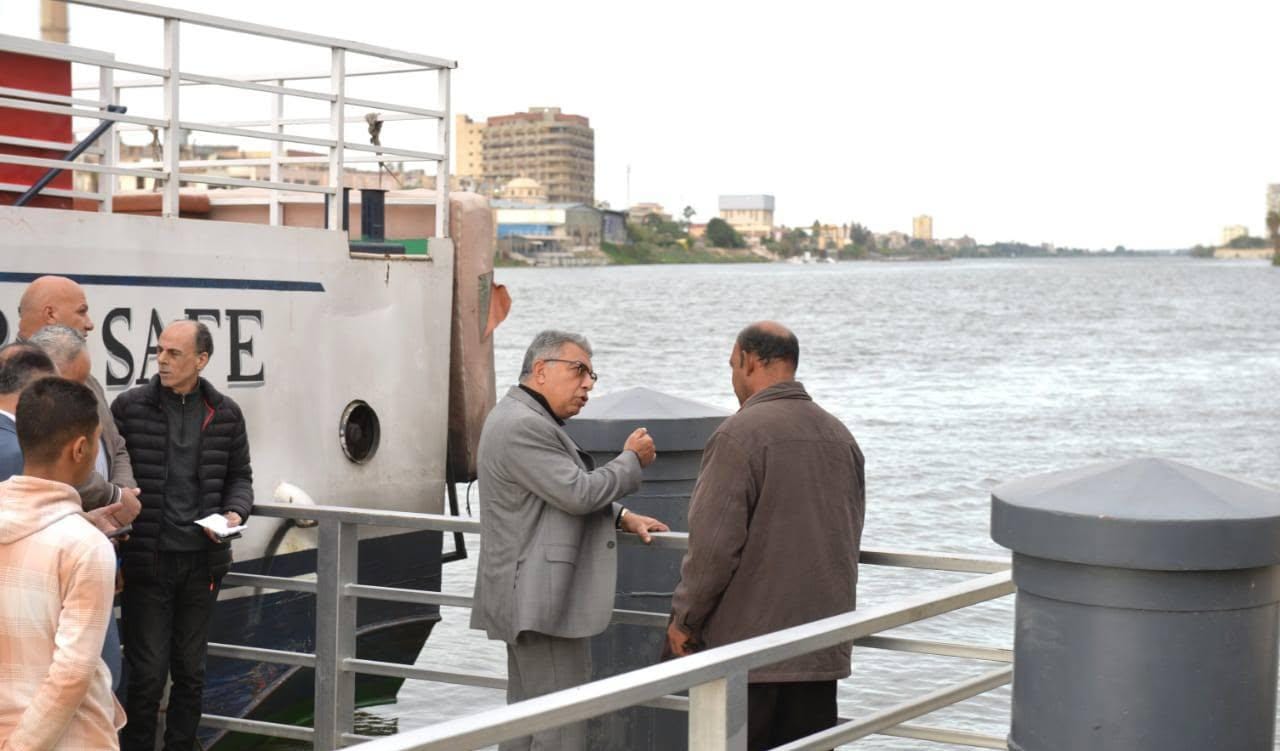 محافظ الدقهلية يتفقد الأتوبيس النهري ومكتبة مصر العامة بالمنصورة