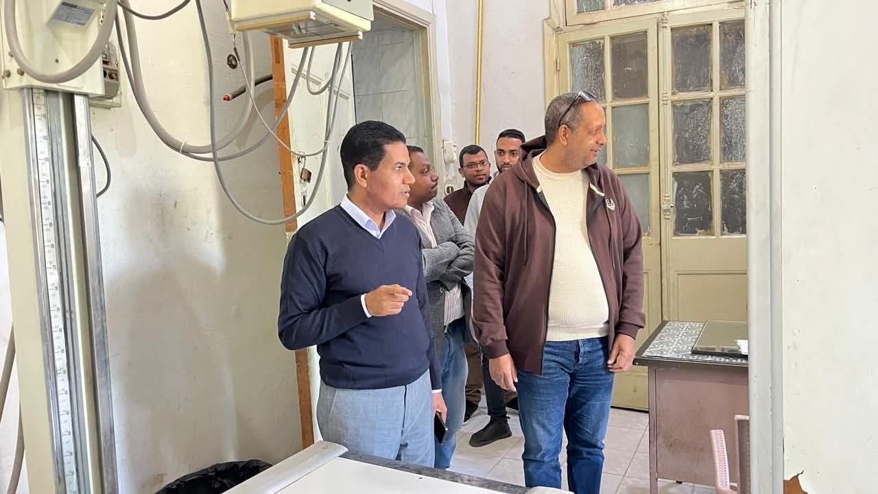 وكيل وزارة الصحة بالأقصر يتفقد مستشفى القرنة ومنشآت صحية بإسنا