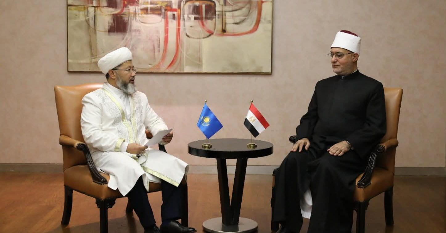 مفتي الجمهورية يلتقي مفتي كازاخستان