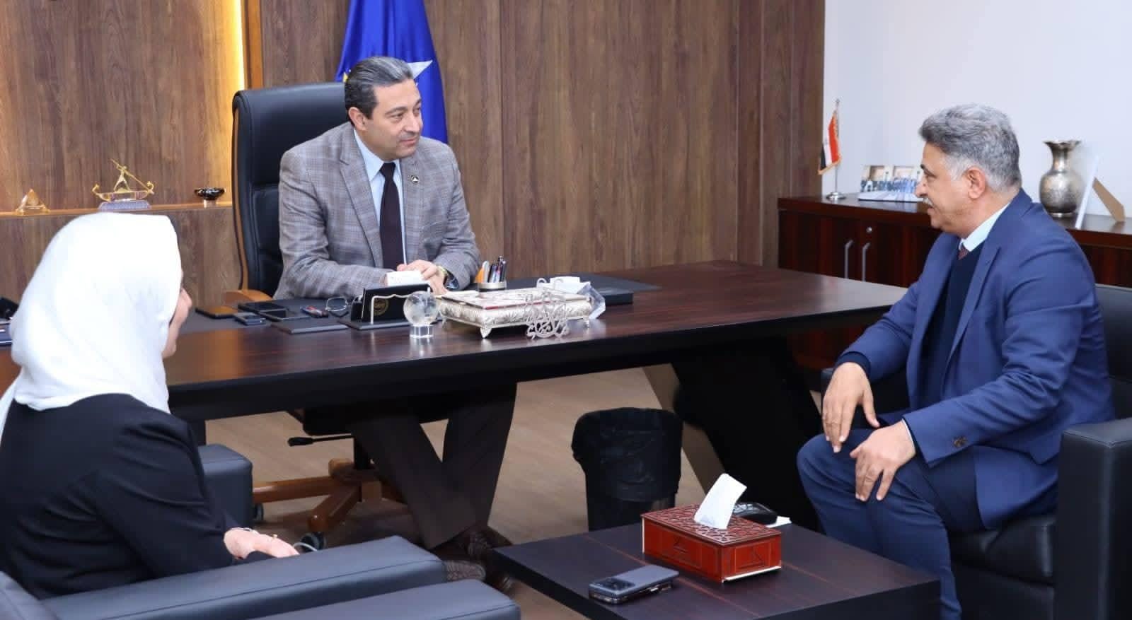 محافظ دمياط يلتقى ممثلى الهيئة القومية لمياه الشرب والصرف الصحي