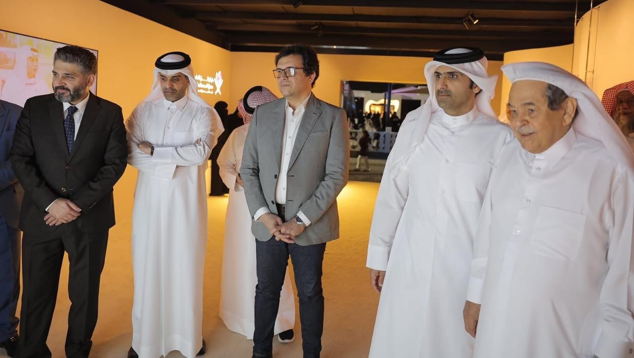 وزير الثقافة يبحث تعزيز التعاون مع هيئة متاحف قطر