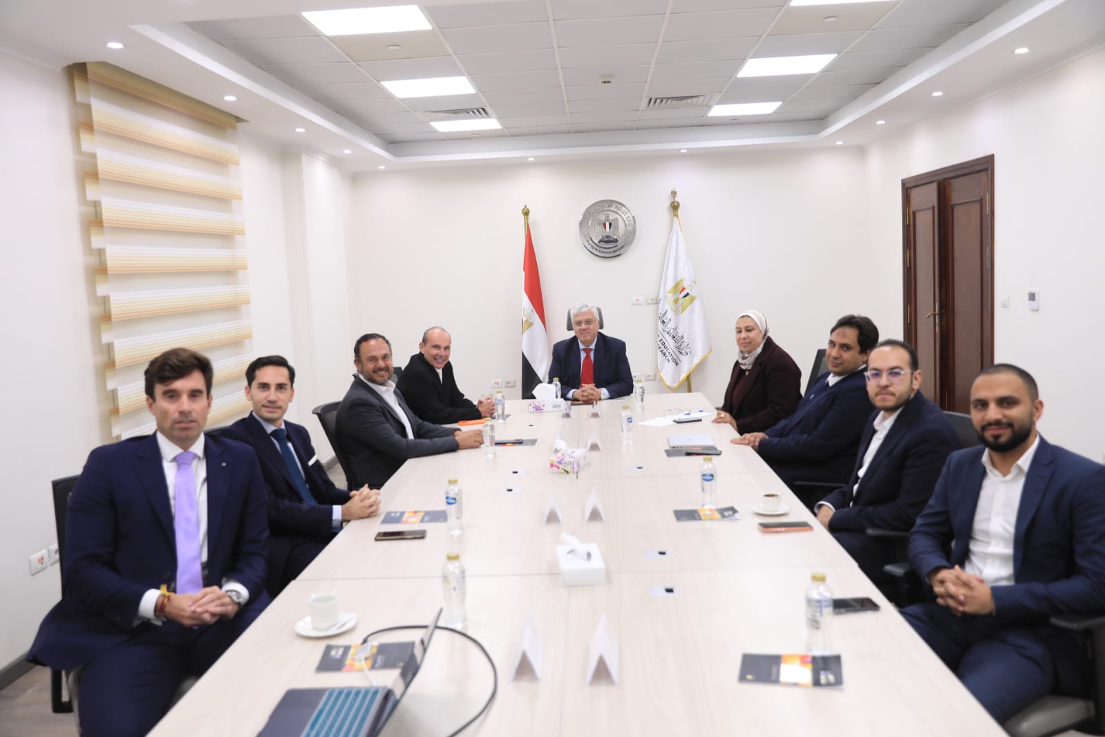 عاشور يبحث التعاون مع وفد جامعة سان أنطونيو في مورسيا (UCAM) بإسبانيا