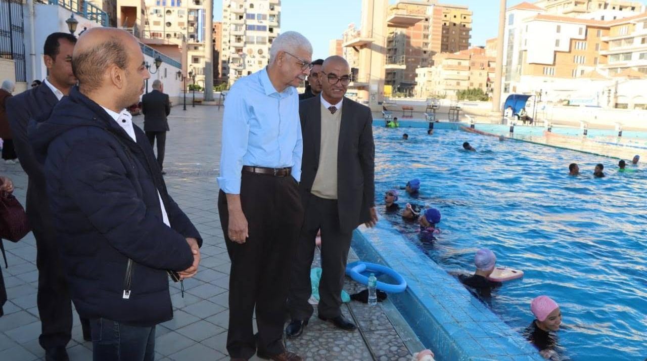 رئيس جامعة المنوفية يتفقد المجمع الأوليمبي للرياضات المائية