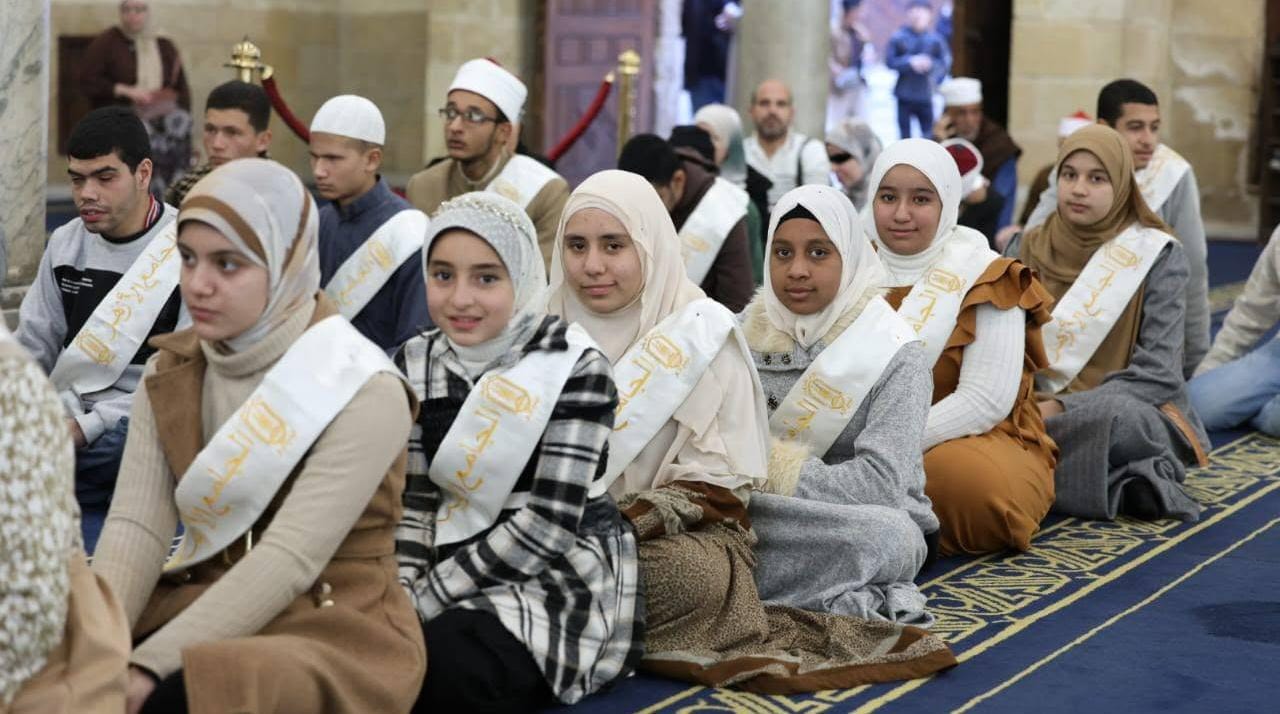 رئيس جامعة الأزهر يكرم حفظة كتاب الله