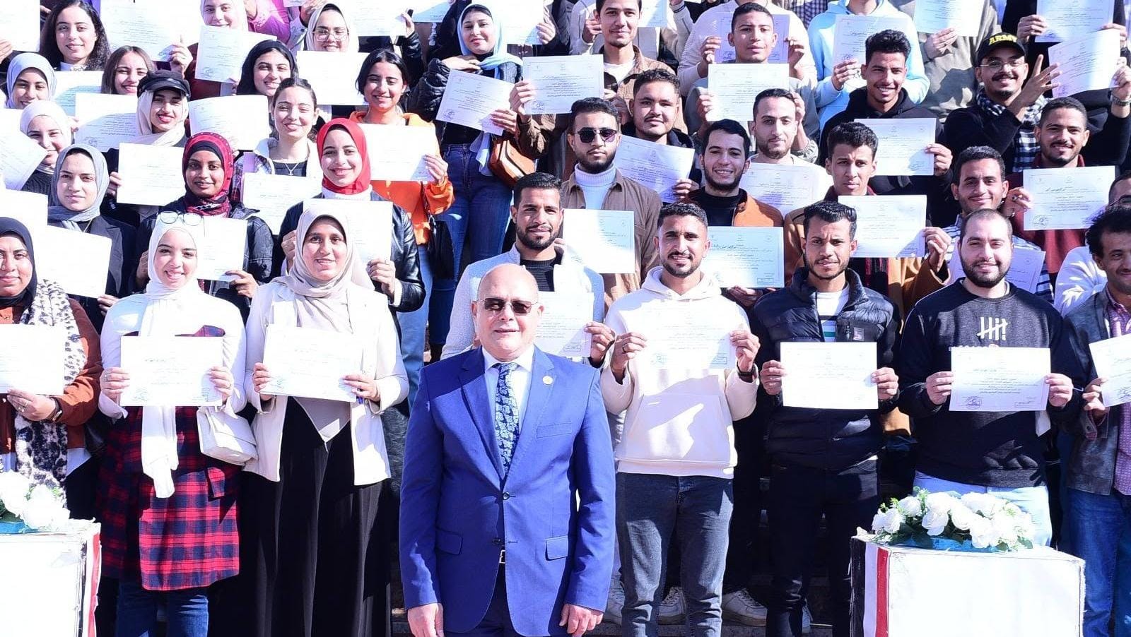 تكريم طلاب جامعة سوهاج المجتازين المرحلة الثانية من برنامج اختراق سوق العمل