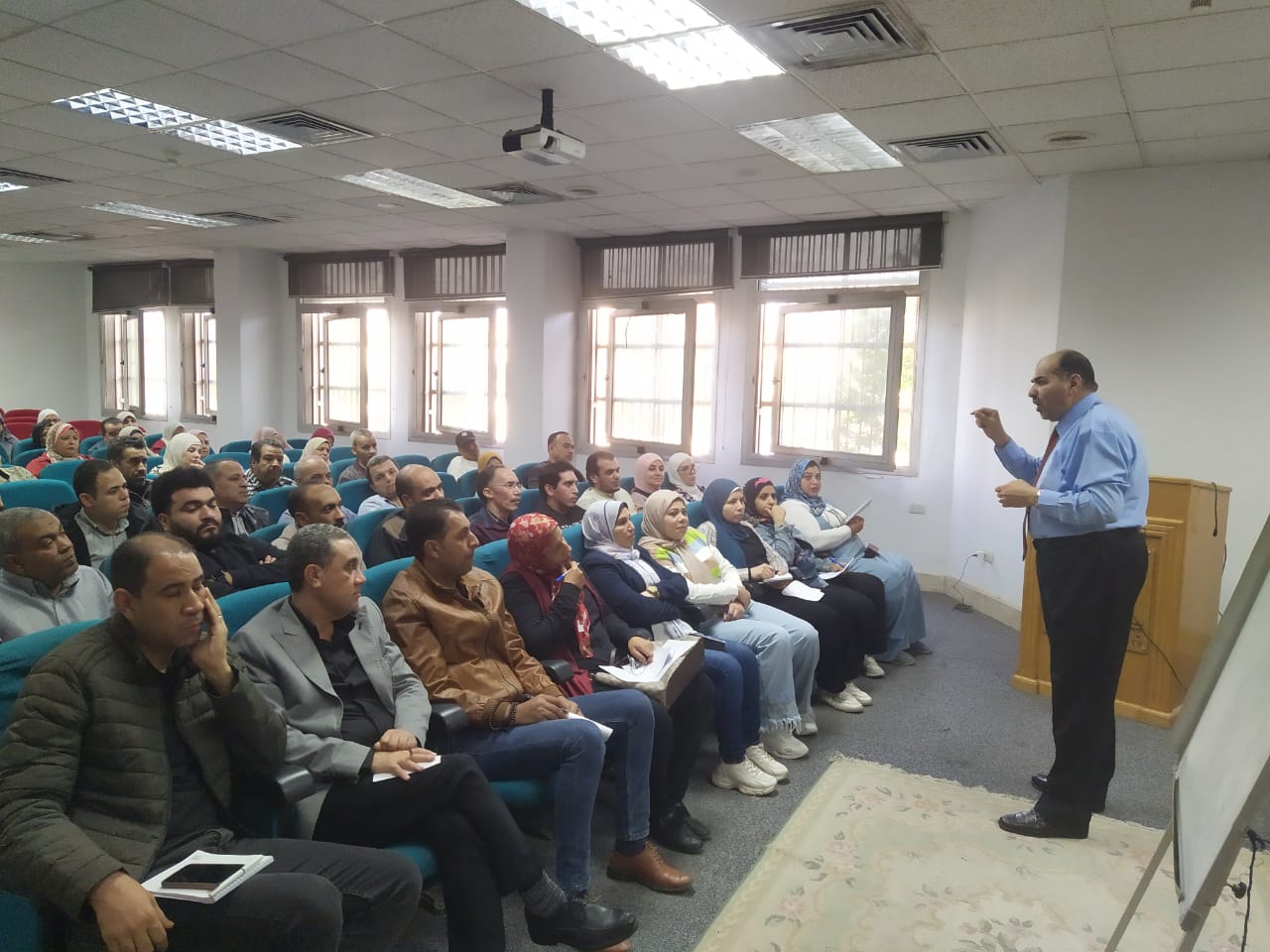 قانون التعاقدات العامة بين النظرية والتطبيق في دورة تدريبية بجامعة العاصمة