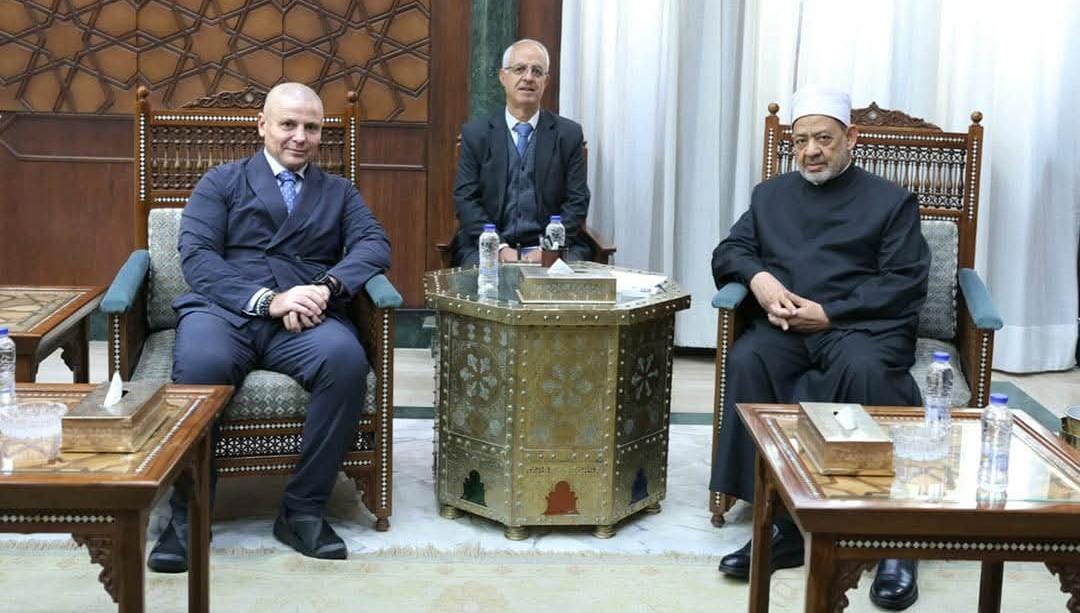 شيخ الأزهر يناقش مع سفير إيطاليا بالقاهرة تطورات الأوضاع في غزة
