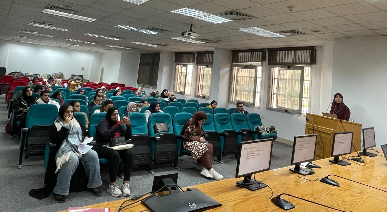 جامعة حلوان تنظم ورشة عمل حول مهارات كتابة الملخصات العلمية