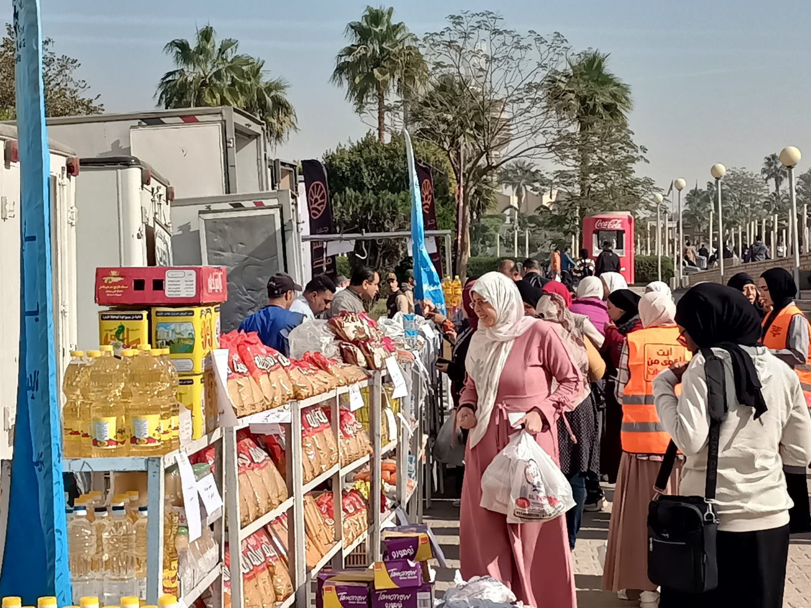 الأحد .. سيارات لبيع اللحوم والسلع الغذائية بجامعة العاصمة
