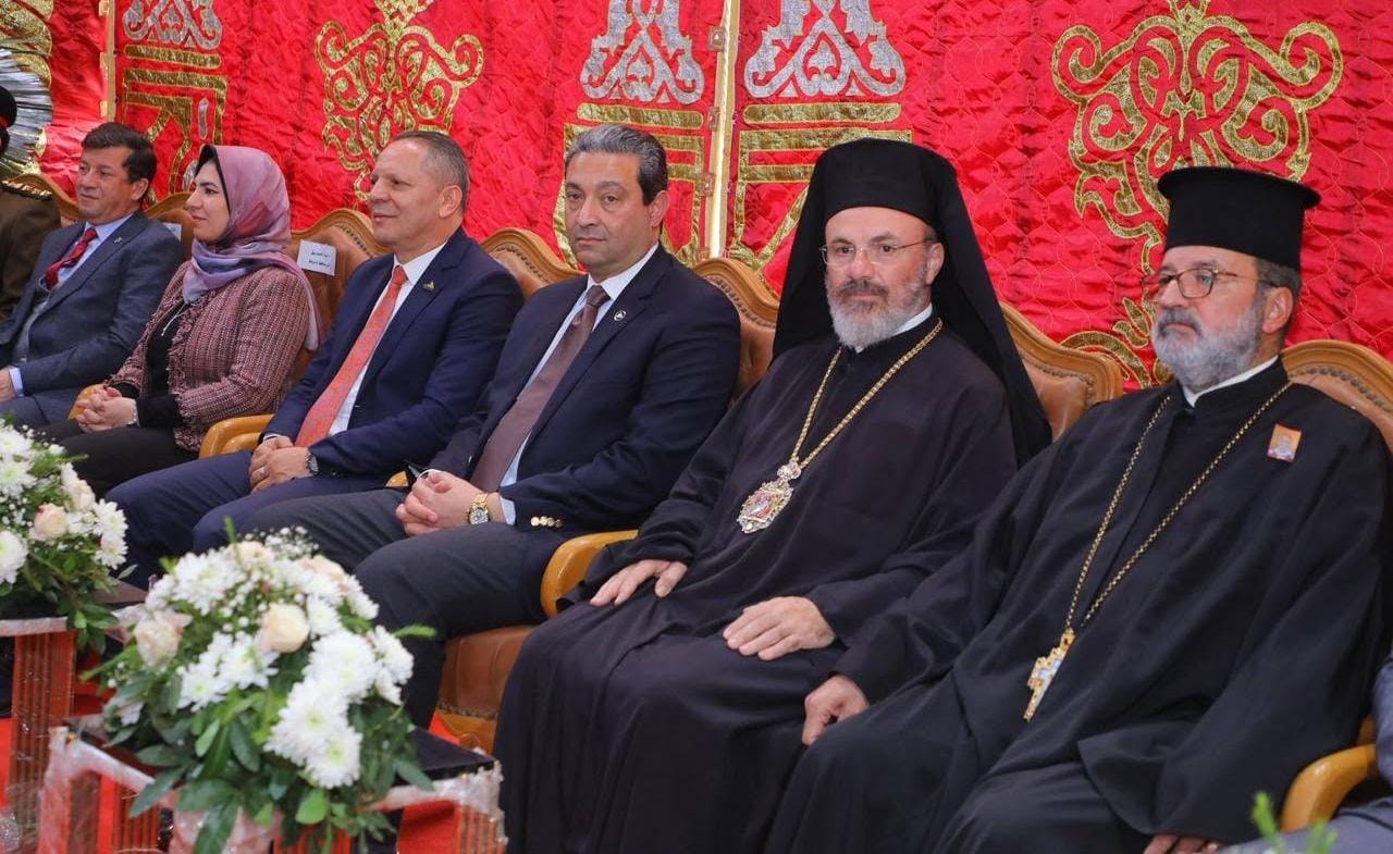 محافظ دمياط يزور كنيسة الروم الأرثوذكس و يُقدم التهانى بمناسبة الاحتفال بعيد الميلاد المجيد