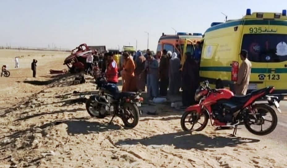 مصرع وإصابة 10 أشخاص فى حادث تصادم بالمنيا
