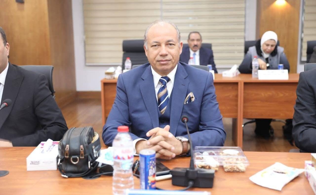 رئيس جامعة المنصورة يشارك في اجتماع المجلس الأعلى للجامعات