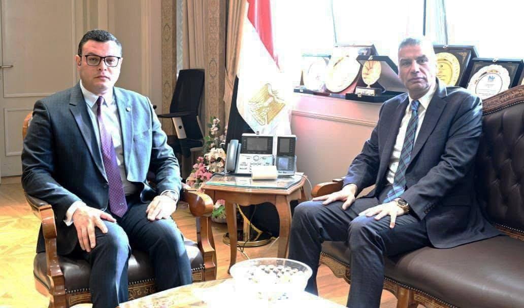 وزير الإسكان يستقبل محافظ أسوان لبحث ملفات العمل المشترك