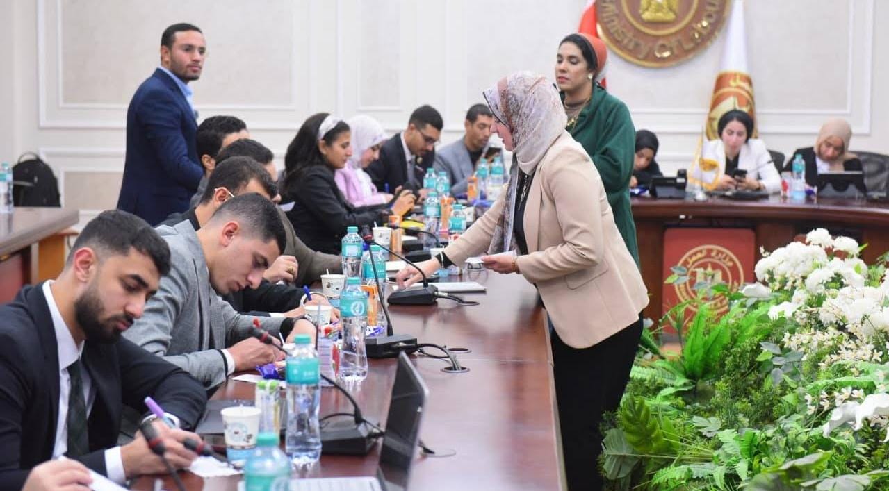 وزارة العمل تطلق الدفعة الأولى من برنامج "سفراء العمل"