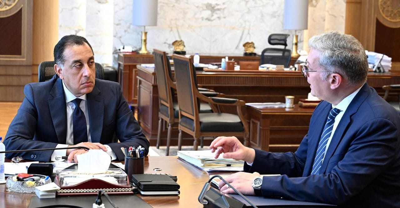رئيس الوزراء يستعرض مع وزير البترول عدداً من ملفات عمل الوزارة