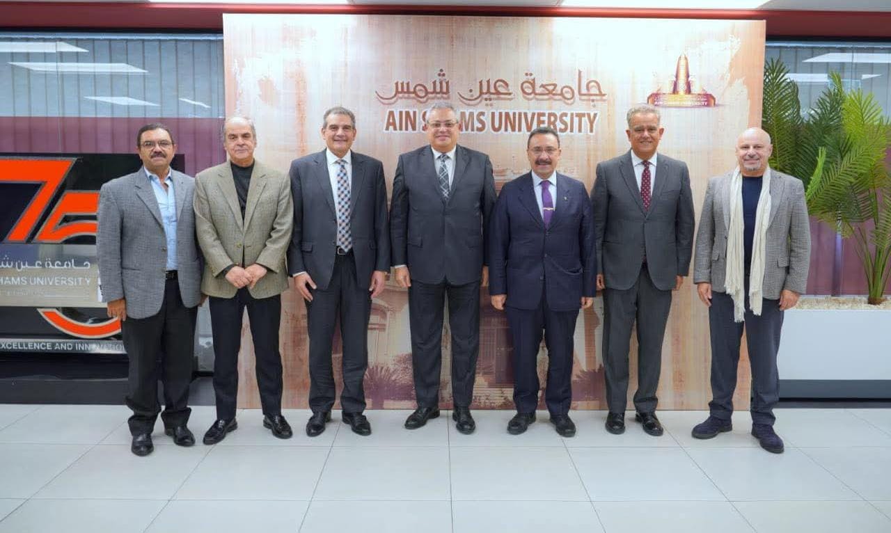جامعة عين شمس تستضيف لجنة منبثقة من قطاع طب الأسنان بالمجلس الأعلى للجامعات