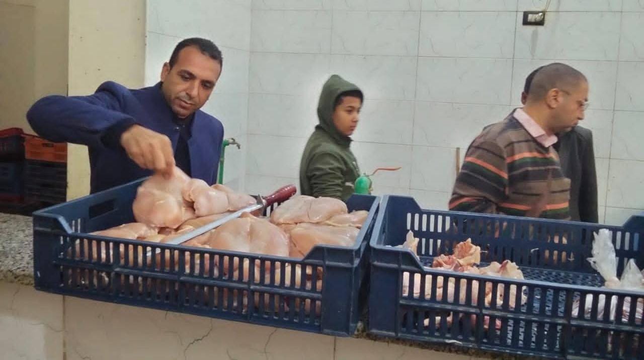 محافظ المنيا يوجه بتكثيف الحملات التموينية على المخابز والأسواق