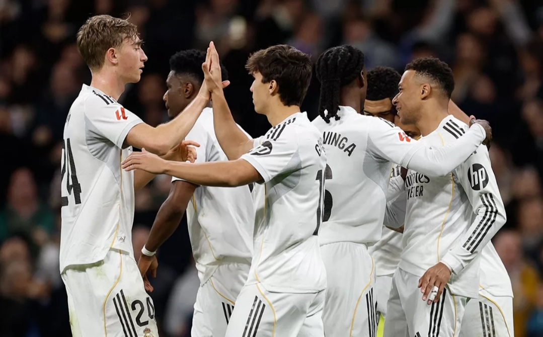 على أعتاب الرحيل.. نجم ريال مدريد الشاب يقترب من الدوري الفرنسي