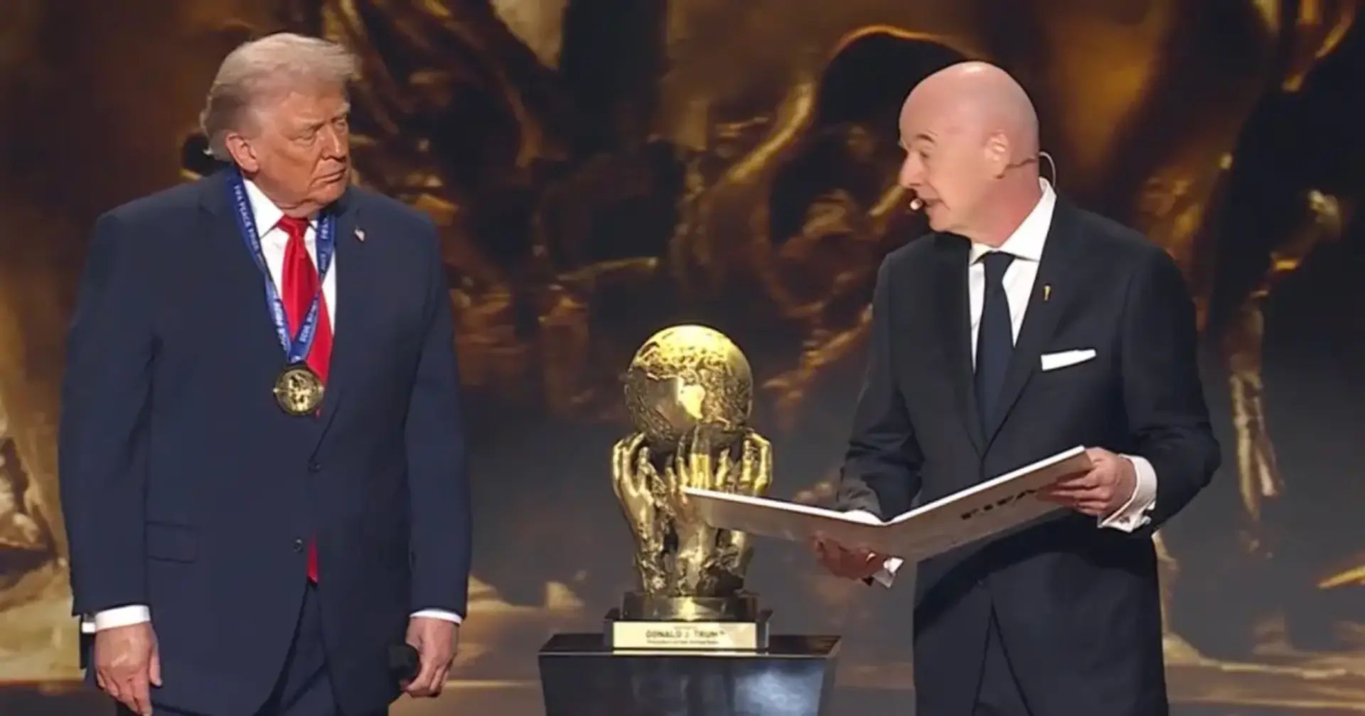 مسؤول سابق بالفيفا يفجرها: جائزة السلام لترامب تنتهك لوائح الاتحاد الدولي