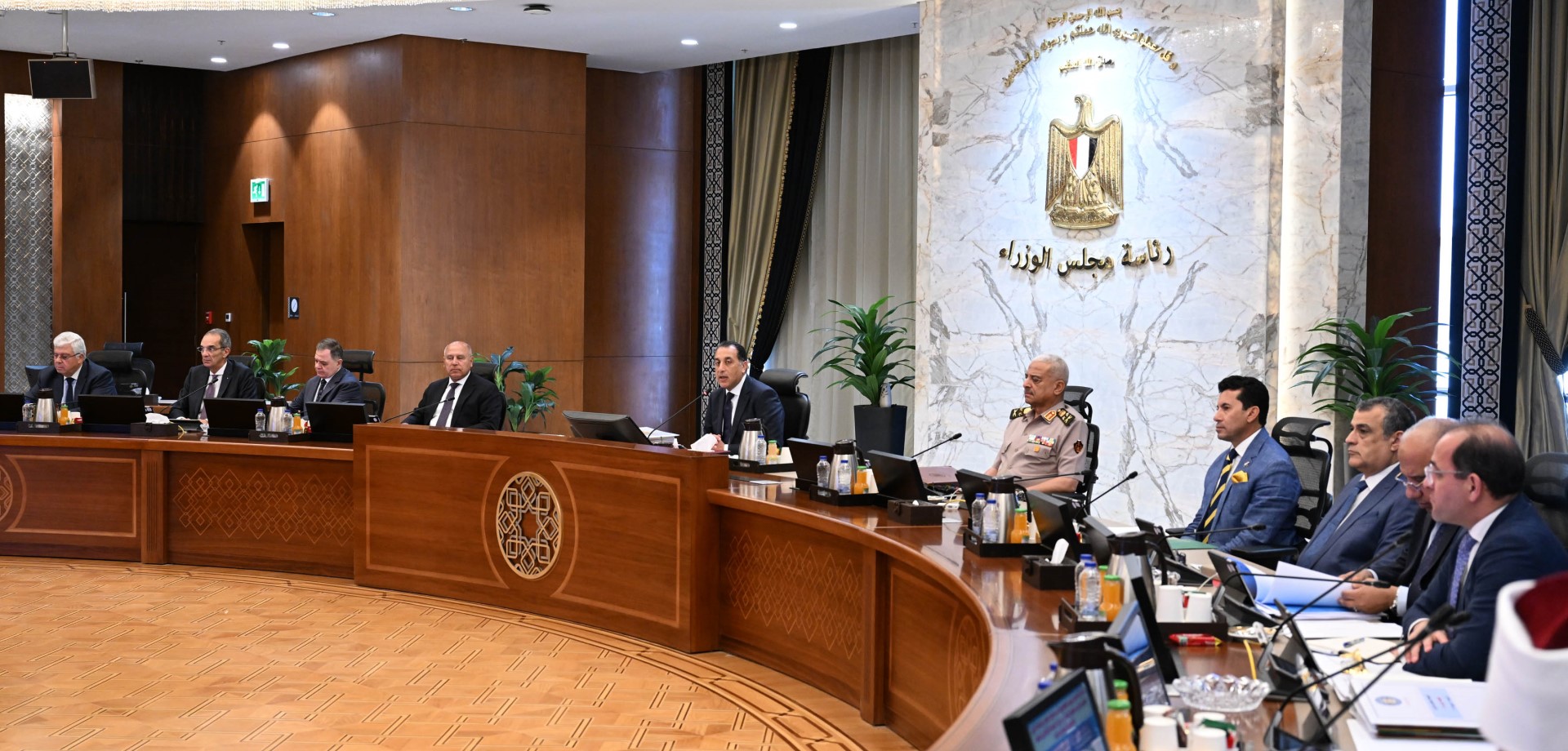 الوزراء يكشف حقيقة زيادة أسعار الكهرباء والسلع في يناير المقبل