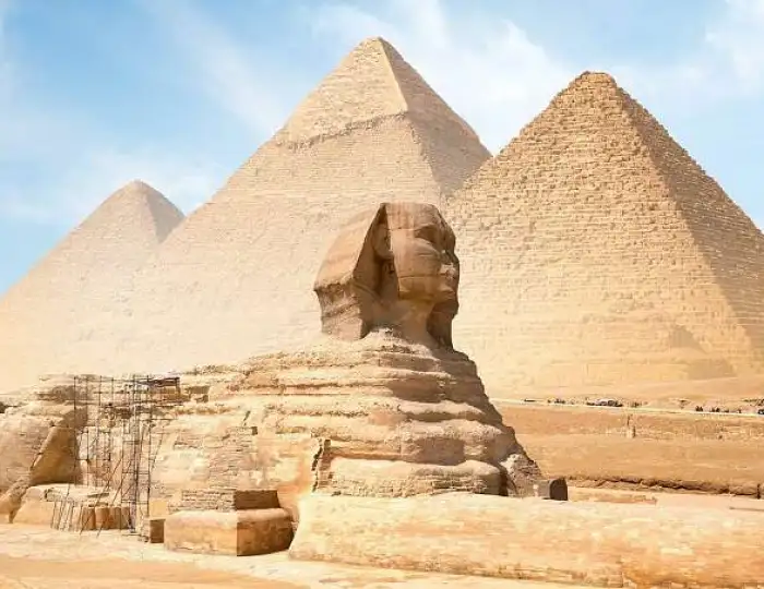 حقيقة اكتشاف أربع مومياوات لرسل وبناء الكائنات الفضائية للأهرامات