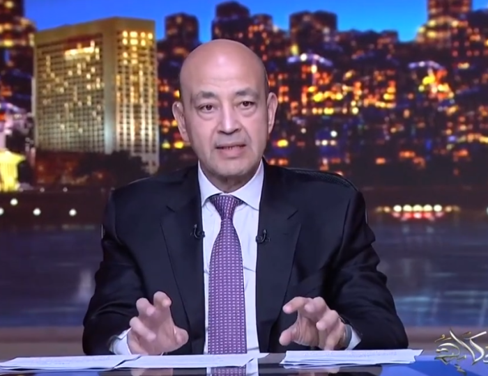 عمرو أديب عن تقلبات أسعار الذهب: "العالم داخل على سواد"