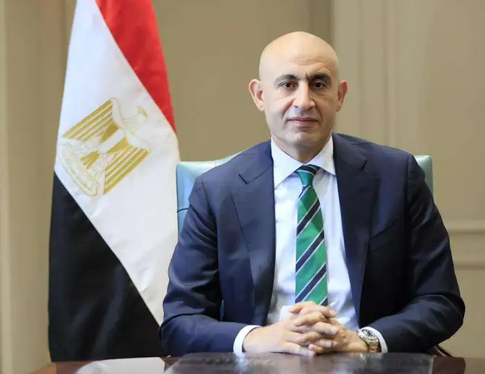 وزير التعليم يكشف تطورات تحسين رواتب المعلمين.. حافز 1000 جنيه