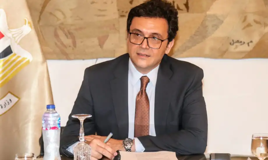 وزير الثقافة يعتمد أسماء الفائزين بجوائز معرض القاهرة الدولي للكتاب