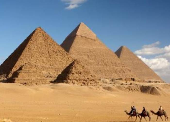 دراسة إيطالية تكشف مفاجأة عن عمر الهرم الأكبر