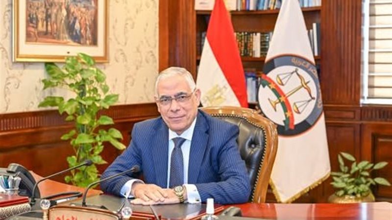 النيابة العامة تُجري تفتيشًا لمركز شرطة بدر.