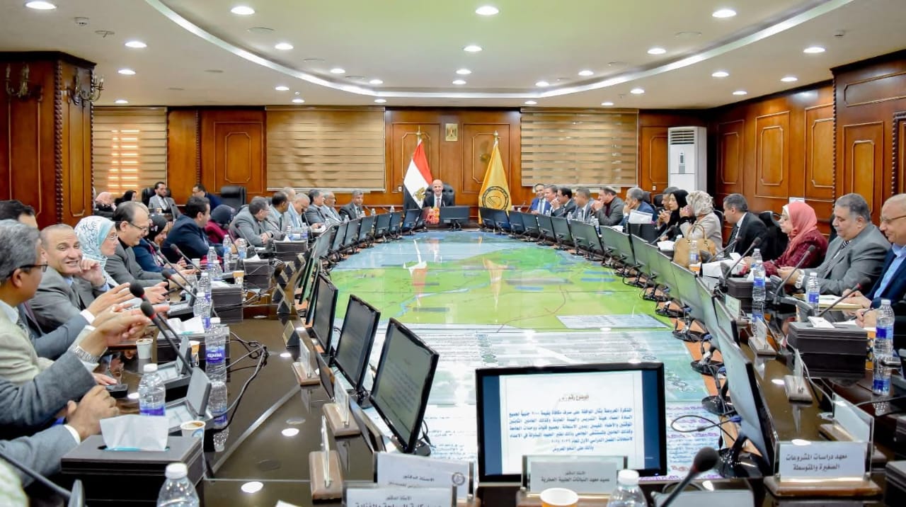 مجلس جامعة بني سويف يوافق على تشكيل لجنة مسابقة أفضل كلية رائدة