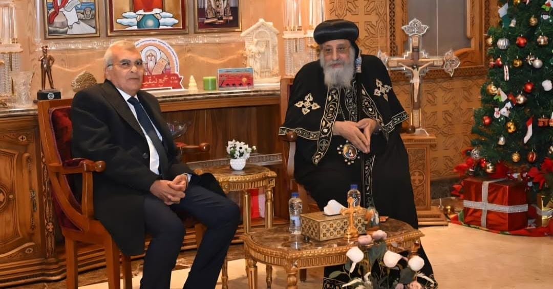 رئيس مجلس الشيوخ يزور "الكاتدرائية" ويهنىء البابا تواضروس بعيد الميلاد