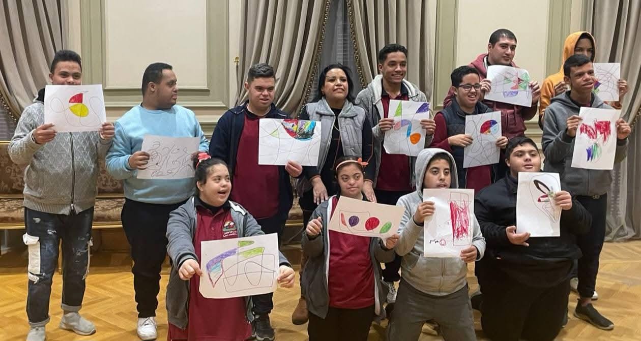 جولة تثقيفية للأطفال ذوي القدرات الخاصة بمتحف البريد ضمن أنشطة أتوبيس الفن الجميل
