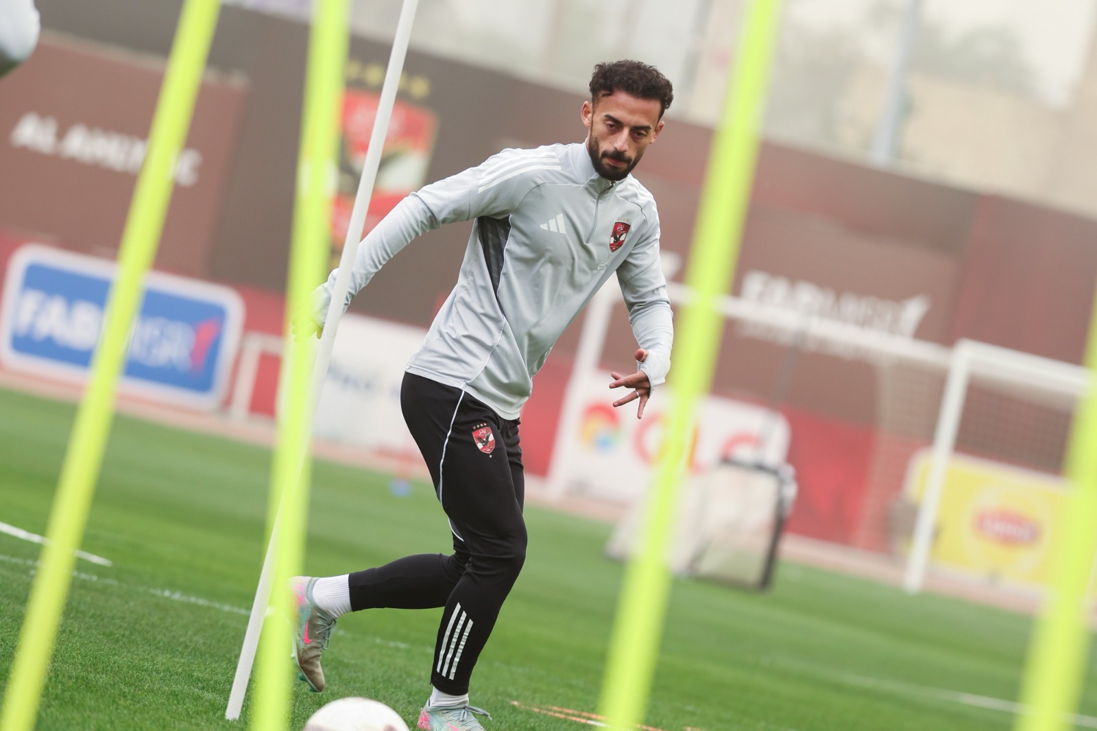 الأهلي يكشف آخر تطورات إصابة ثلاثي الفريق
