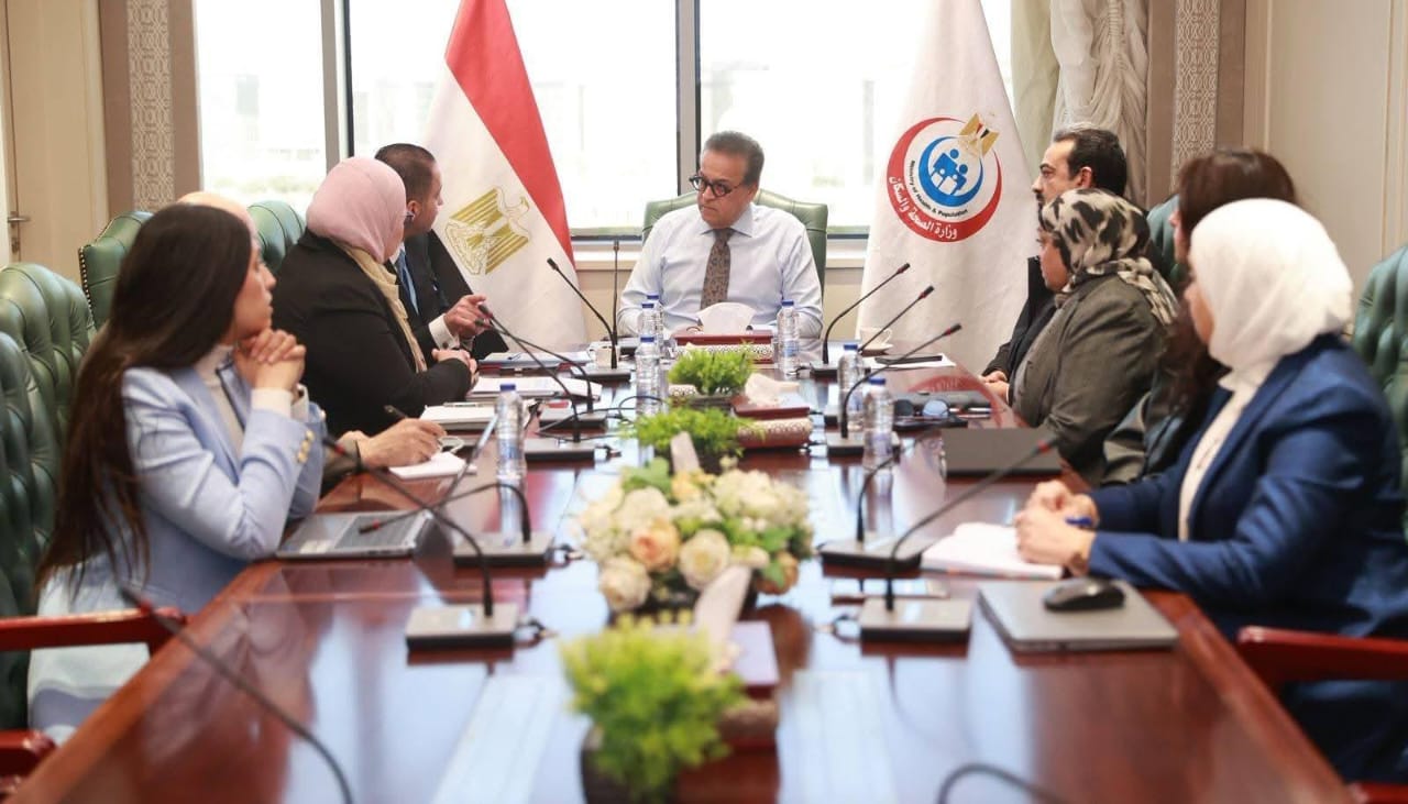 وزير الصحة يتابع مستجدات تكليف دفعة 2023 الطبية