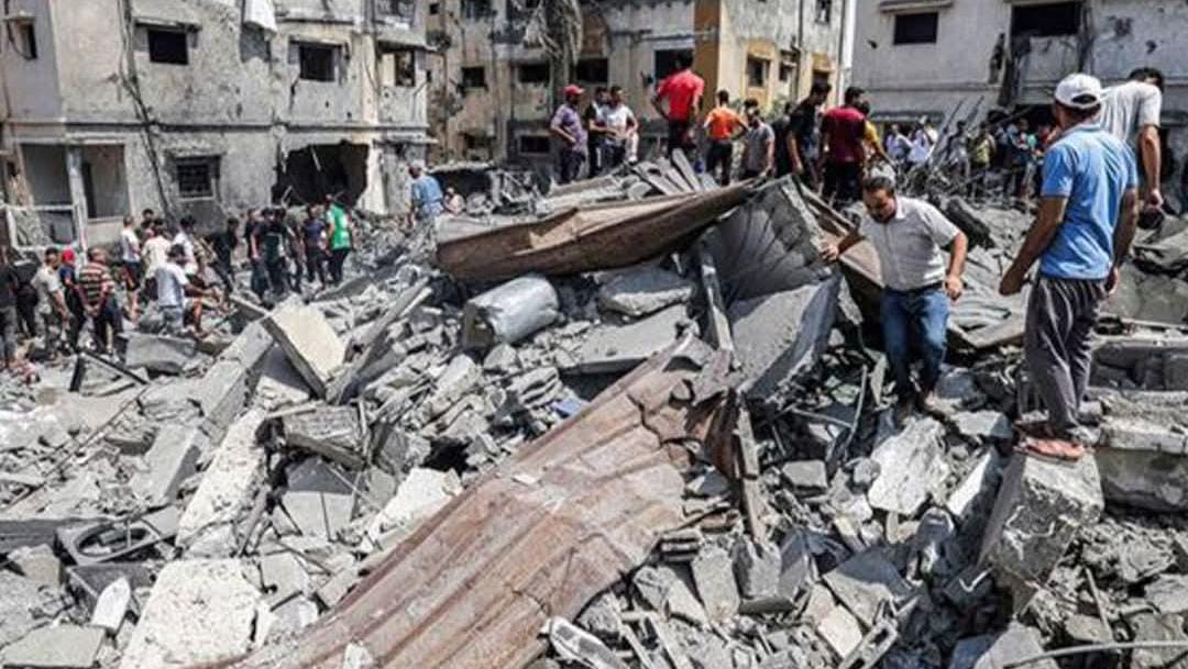 4 شهداء جراء انهيار مباني متضررة من العدوان الإسرائيلي بغزة