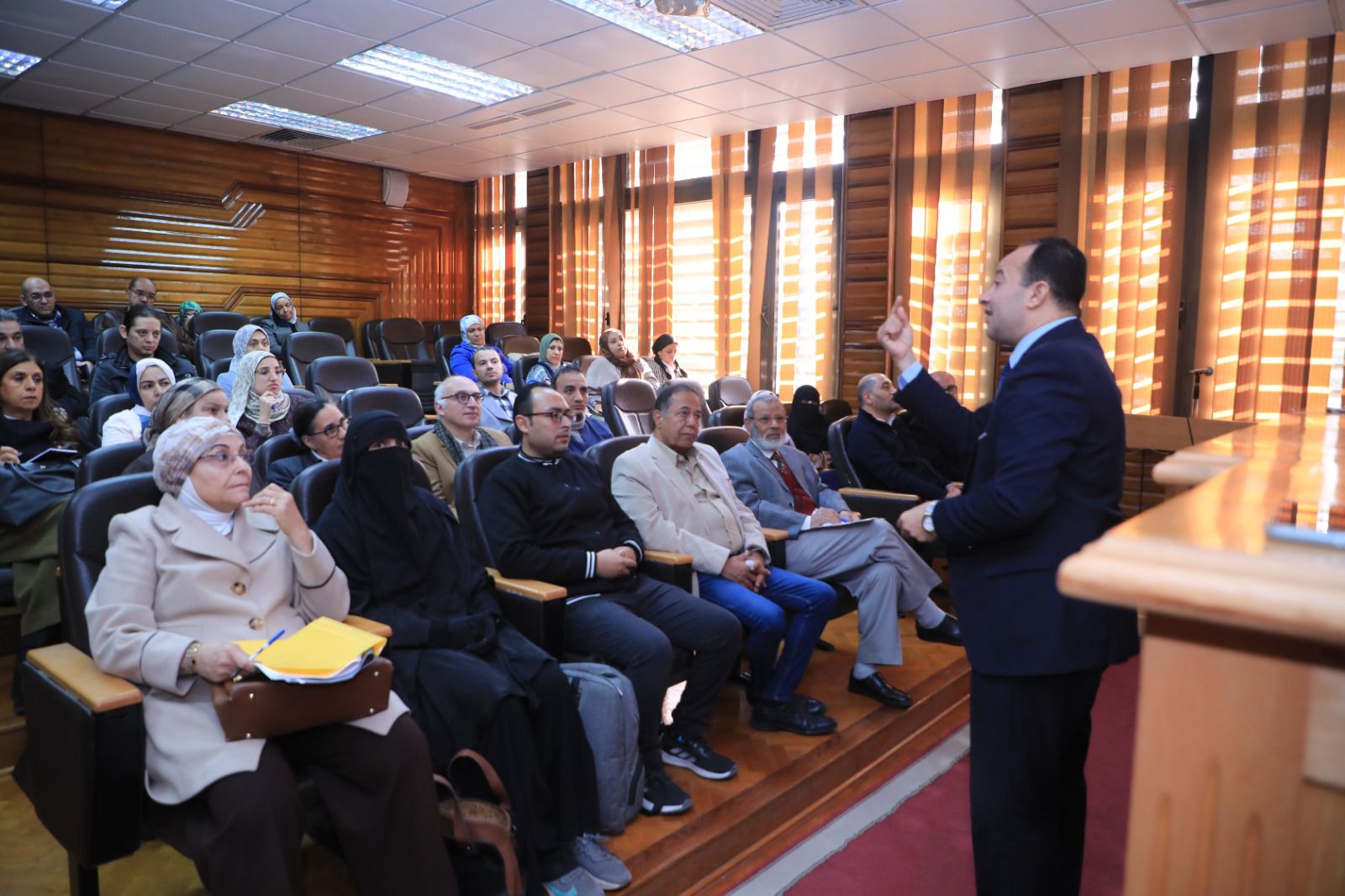 جامعة القاهرة تنظم ورشة عمل حول التحليل الإحصائي للبيانات