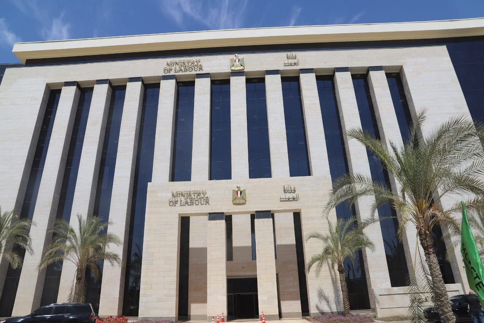 وزارة العمل تواصل حملات التفتيش لتطبيق أحكام "القانون الجديد"