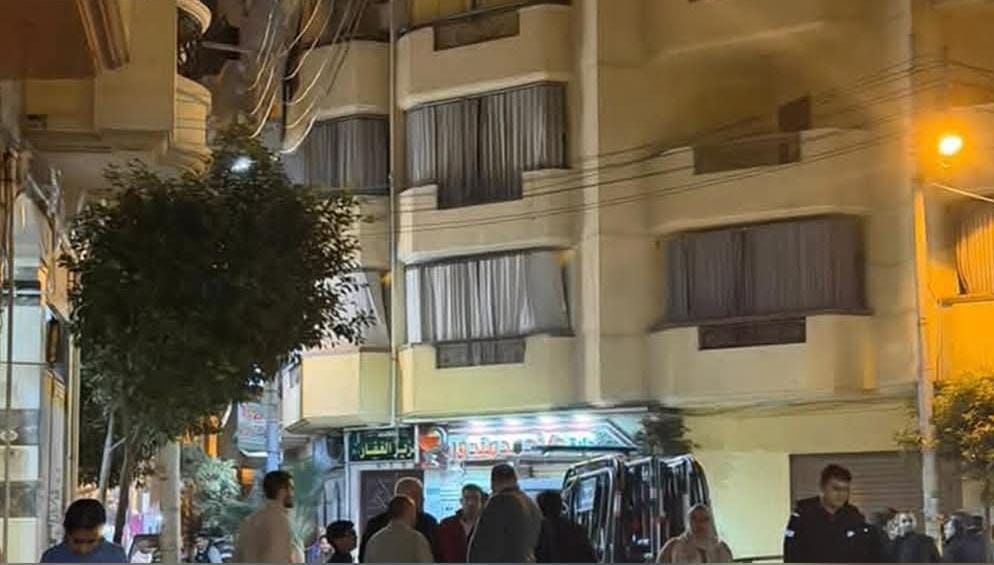 إخلاء عقارين من السكان بالبحيرة لظهور شروخات وتصدعات