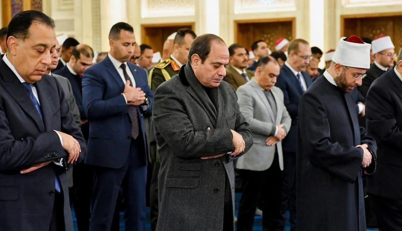 الرئيس السيسى يفتتح مسجد العزيز الحكيم بالمقطم بحضور كبار المسئولين