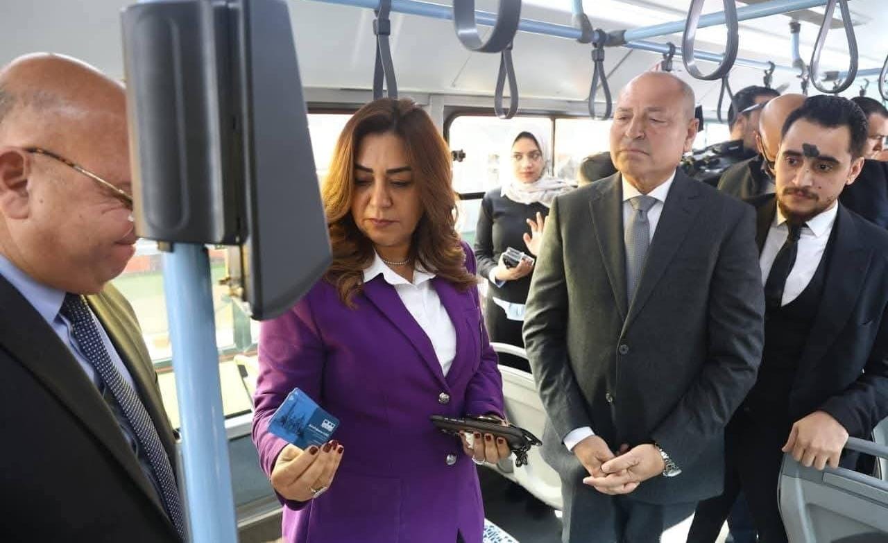 وزيرة التنمية المحلية ومحافظ القاهرة يشهدان إطلاق منظومة التحصيل الإلكتروني لتعريفة أتوبيسات النقل العام
