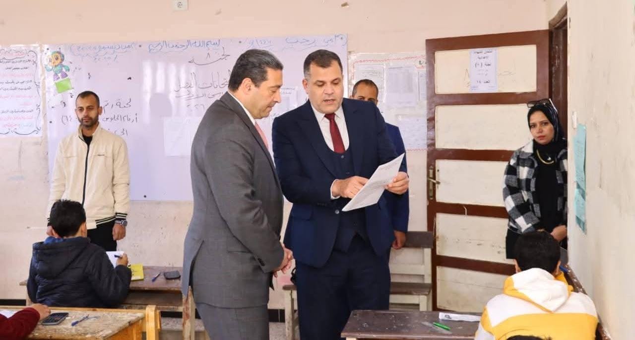 محافظ دمياط يتفقد عدد من لجان امتحانات الشهادة الإعدادية