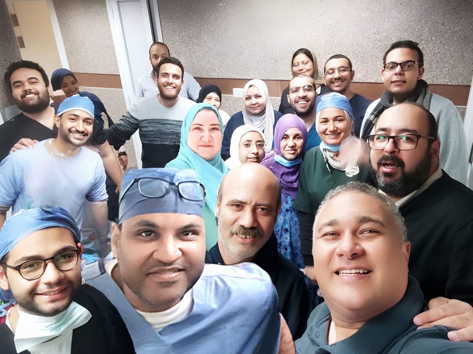 أطباءجامعة القاهرة ينجحون في إجراء أول عملية زراعة قوقعة لطالبة