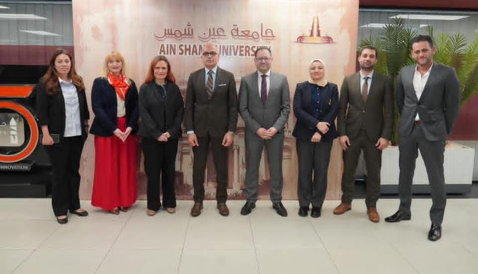 جامعة عين شمس وجامعة "Essex" البريطانية تبحثان تعزيز الشراكة الأكاديمية