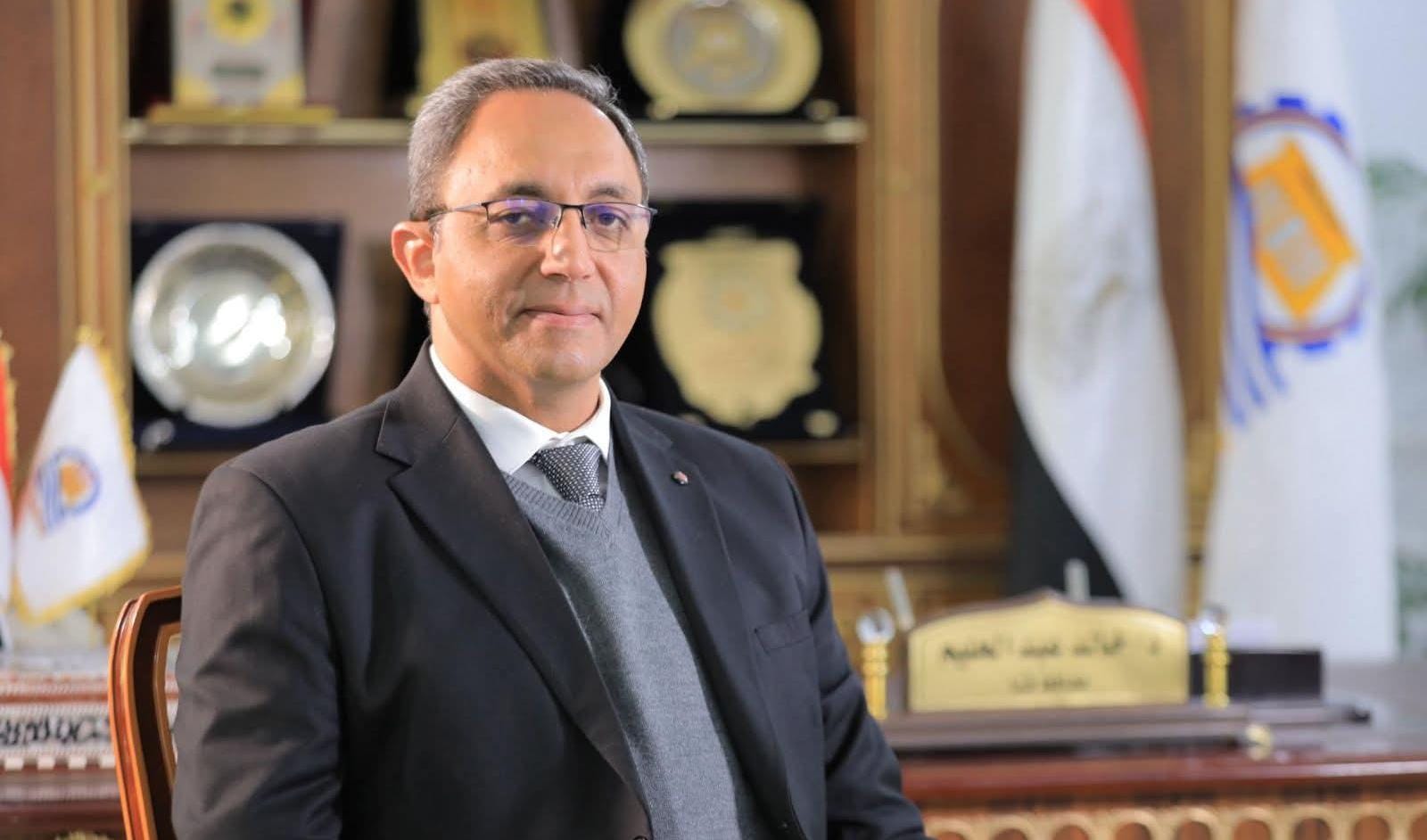 محافظ قنا يستعرض نسب الإنجاز في ملف تقنين أراضي أملاك الدولة