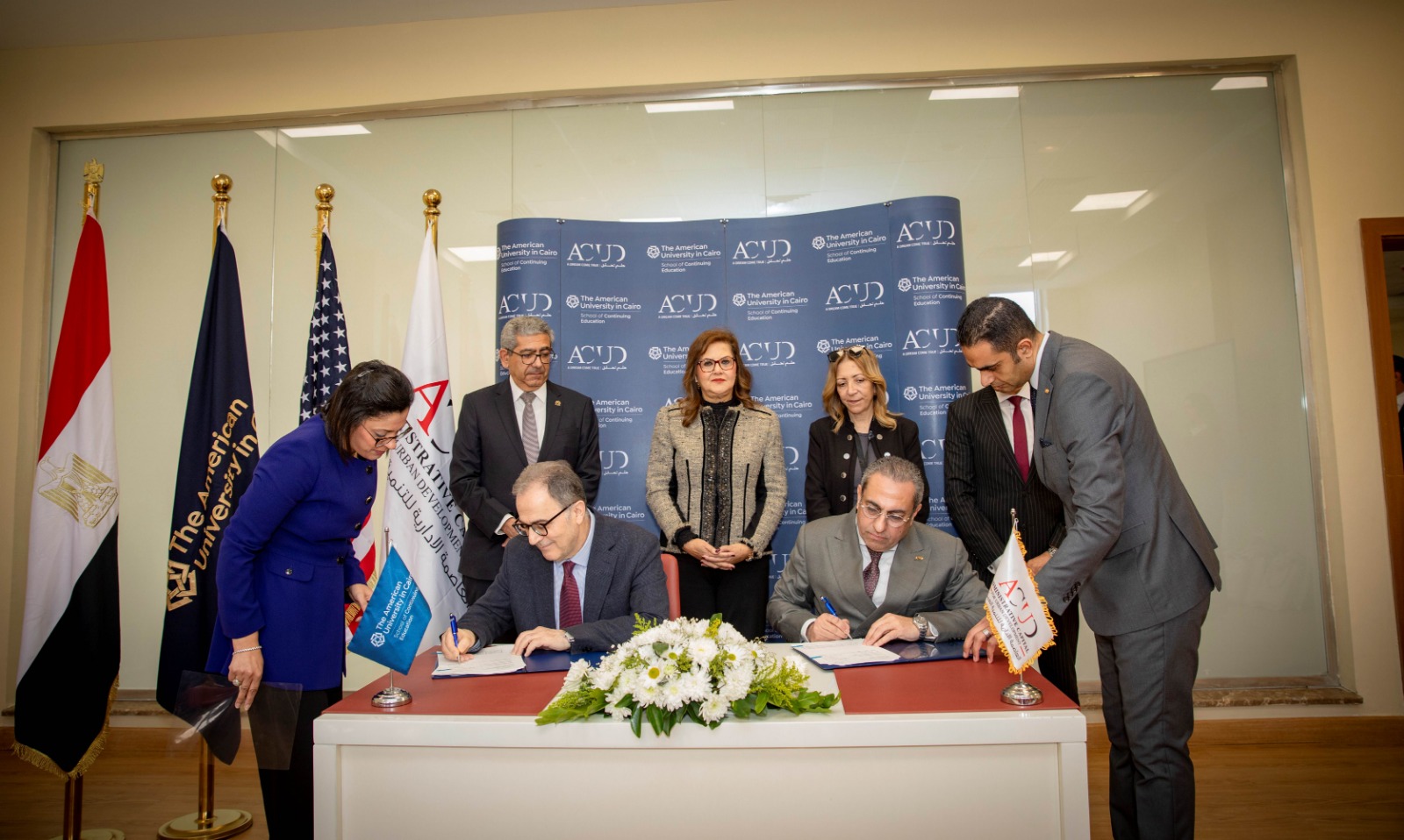 اتفاق تعاون بين الجامعة الأمريكية بالقاهرة وشركة العاصمة الإدارية لتنمية رأس المال البشري