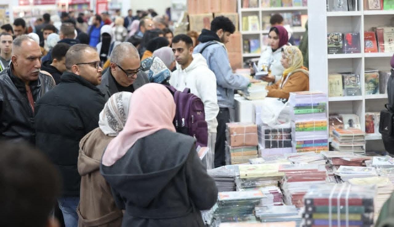 أكثر من 245 ألف زائر في اليوم الأول لمعرض القاهرة الدولي للكتاب