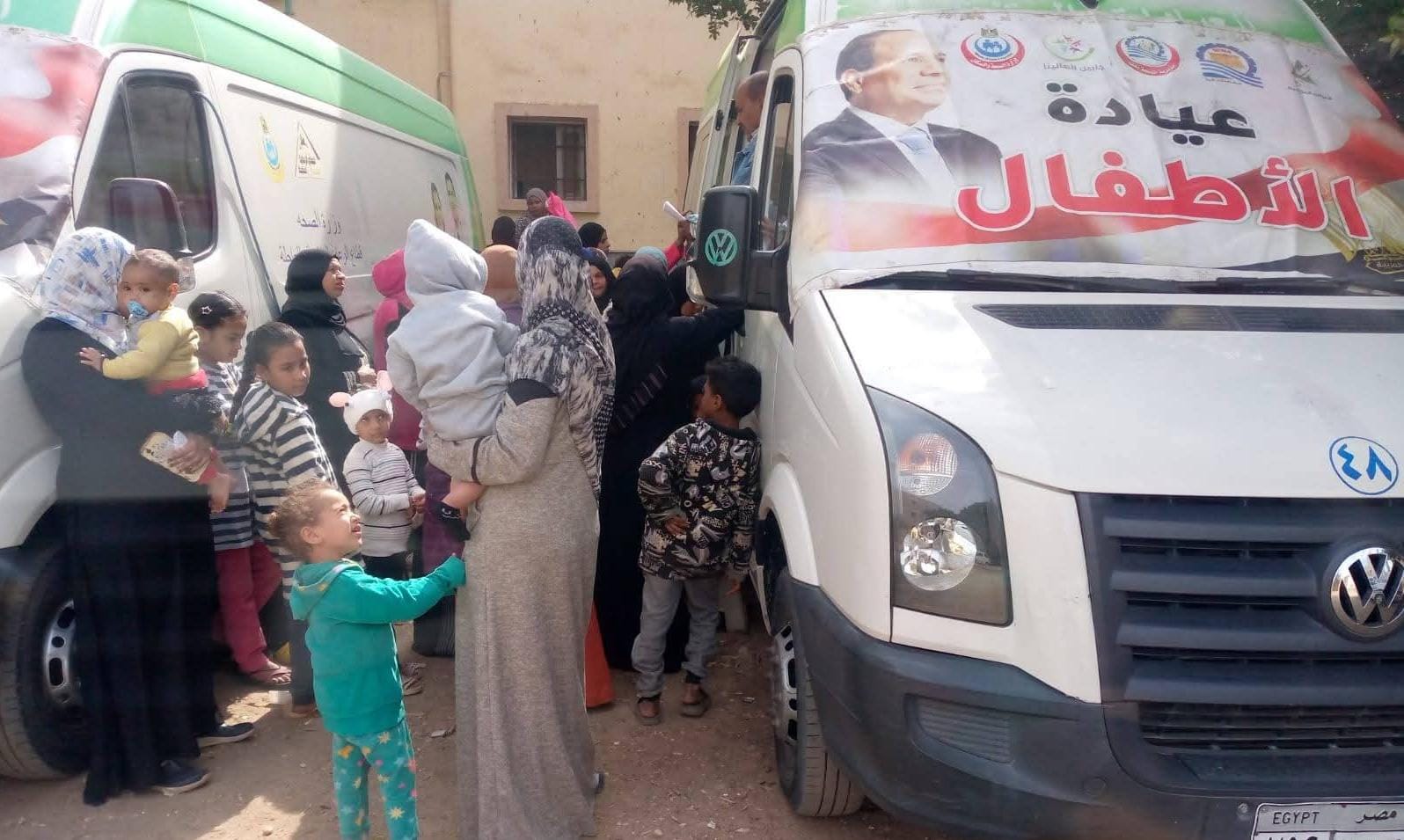 محافظ قنا: الكشف على 473 مواطنا في قافلة طبية مجانية بقرية "البحري قمولا" بنقادة