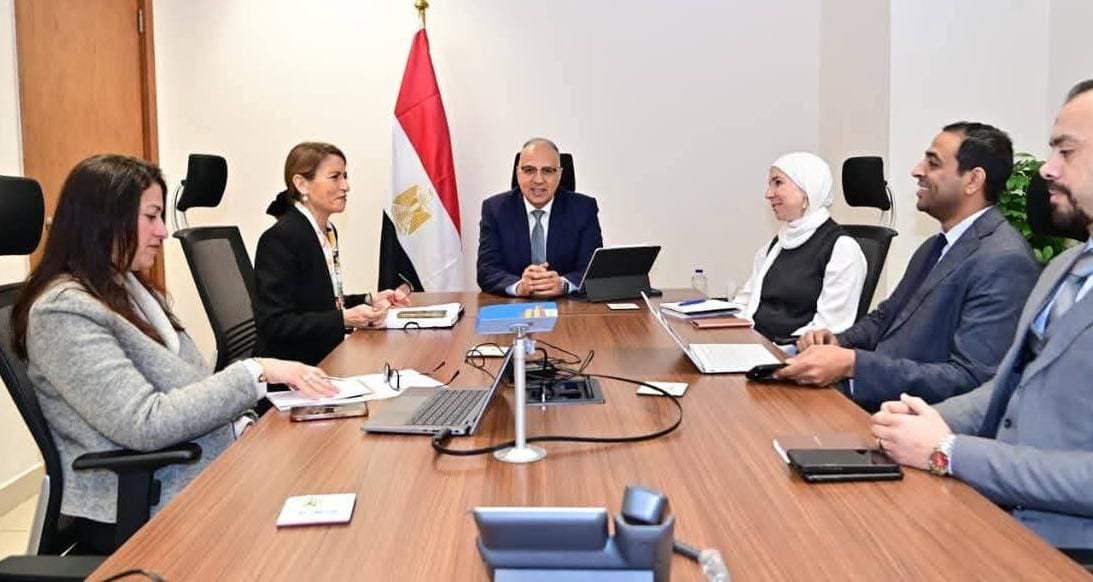 وزير الرى يلتقي المدير الإقليمي لمكتب اليونسكو بالقاهرة