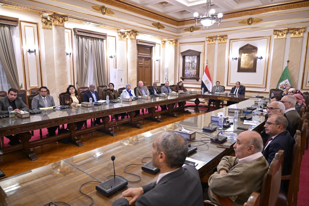 جامعة القاهرة تعزز قدرات بيوت الخبرة في توظيف الذكاء الاصطناعي